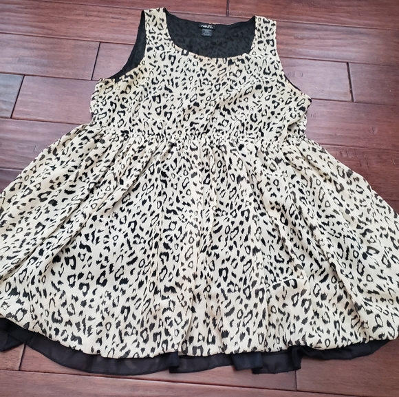 Dresses & Skirts - Women Tan & Black Flare Dress